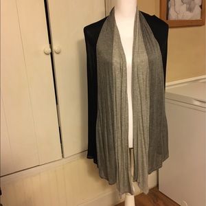 Women’s sleeveless cardigan size XL